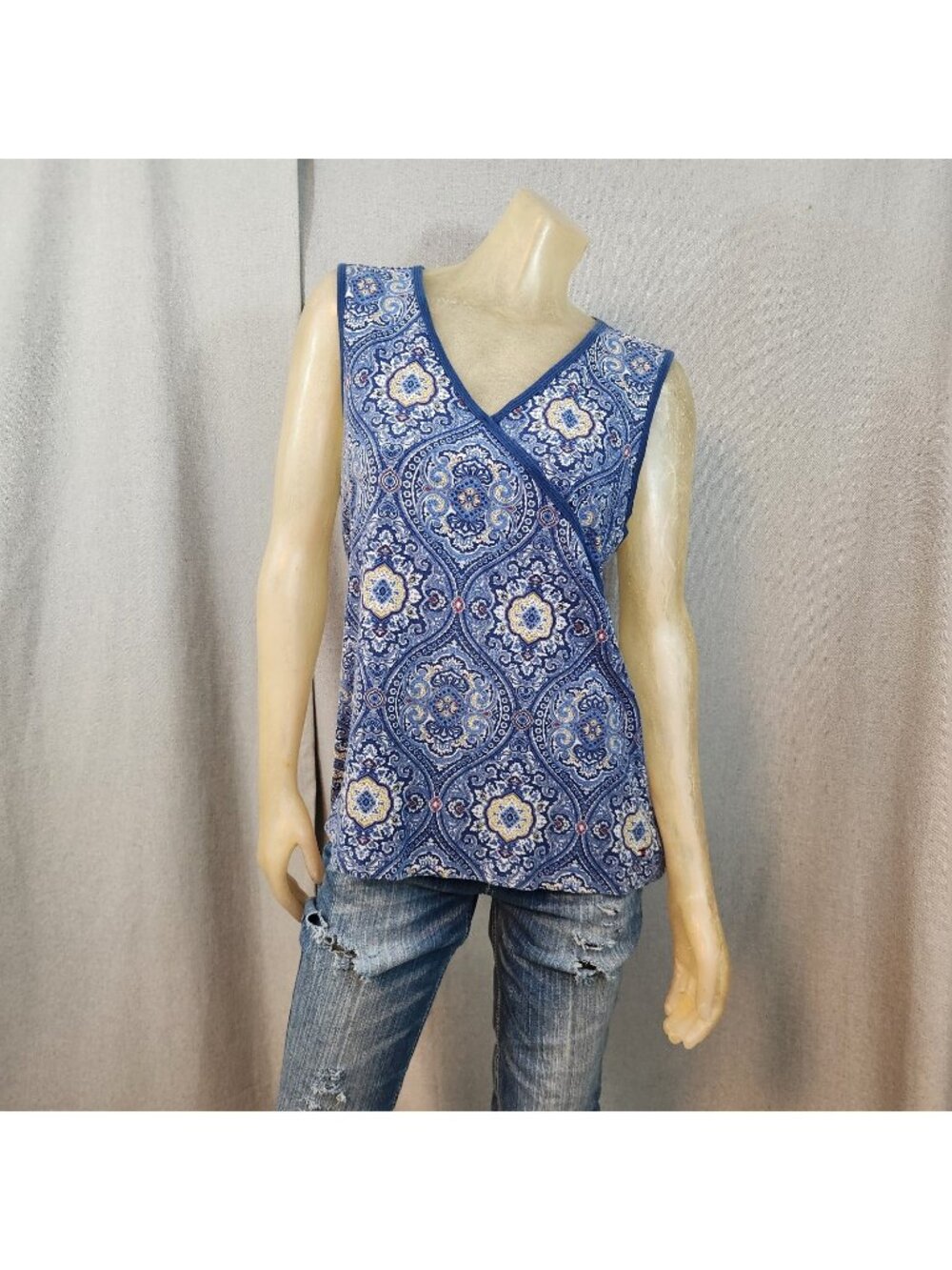 Tommy Hilfiger Blue Yellow Geo Print V Neck Sleeveless Blouse Top Shirt LARGE